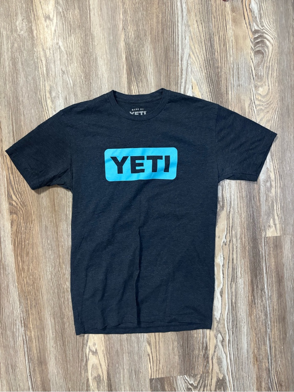 Yeti NWOT Mens Short Sleeve Tee - S